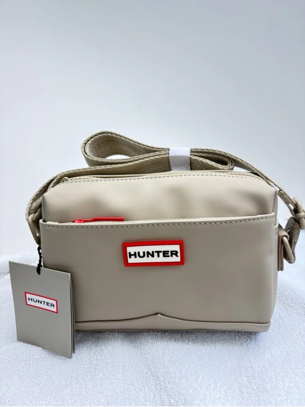 Hunter Beige Crossbody Messenger with Red Accent